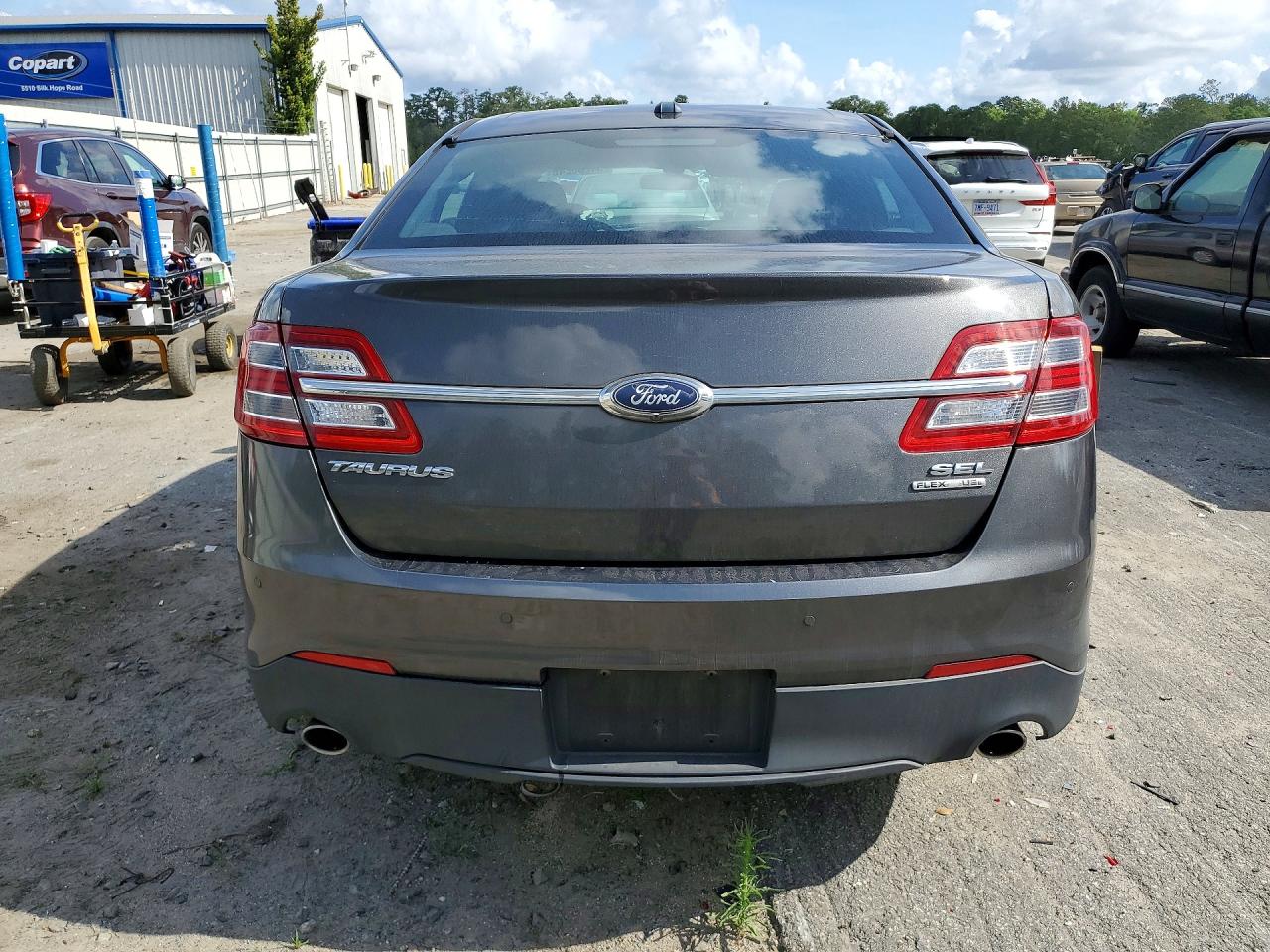 2016 FORD TAURUS SEL photo 6