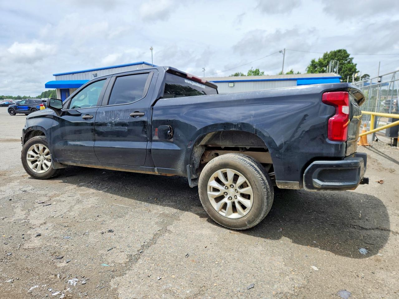 2019 CHEVROLET SILVERADO C1500 CUSTOM photo 2