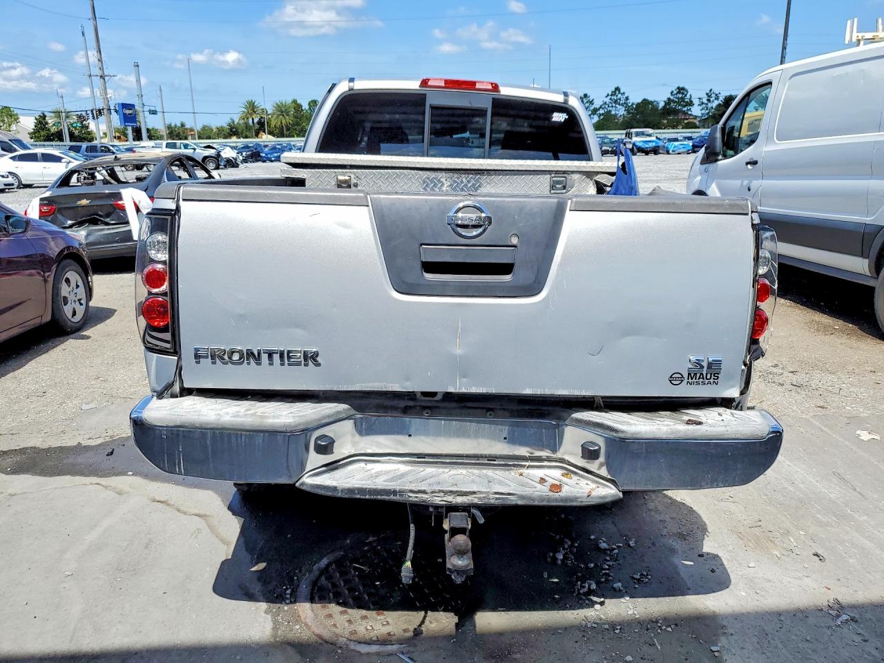 2010 NISSAN FRONTIER XE photo 11