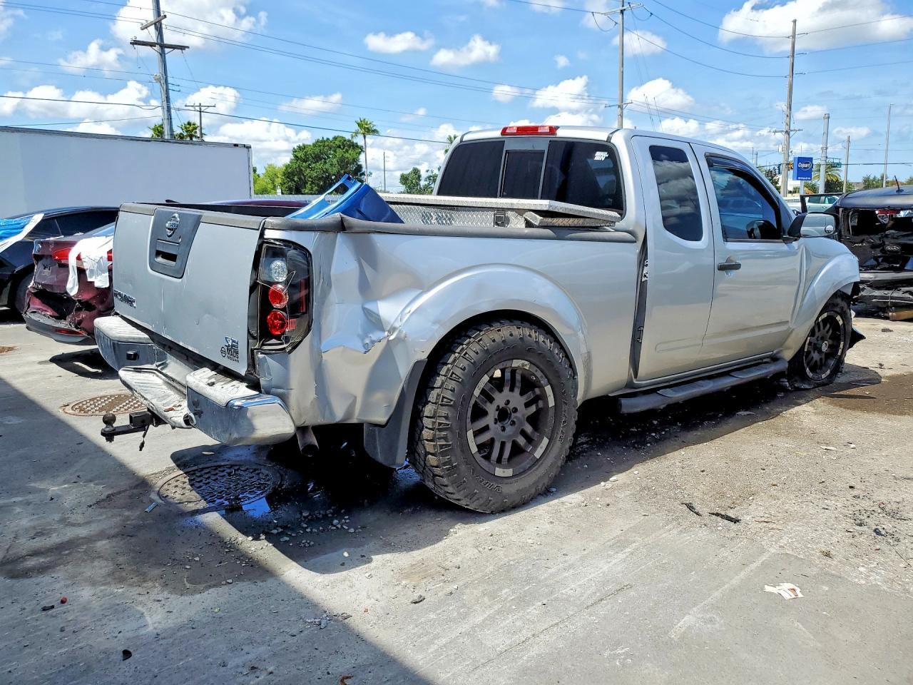 2010 NISSAN FRONTIER XE photo 5