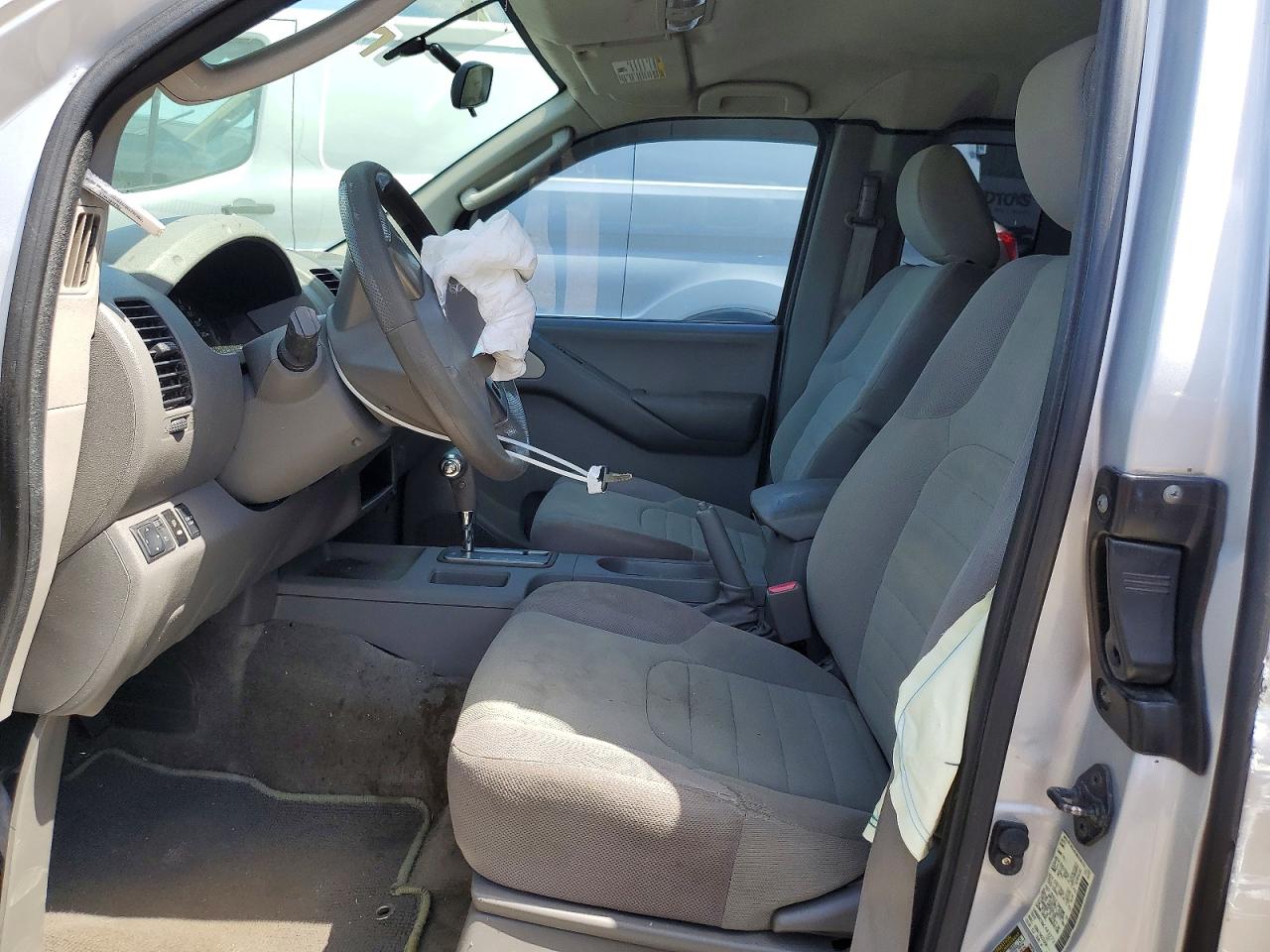 2010 NISSAN FRONTIER XE photo 13