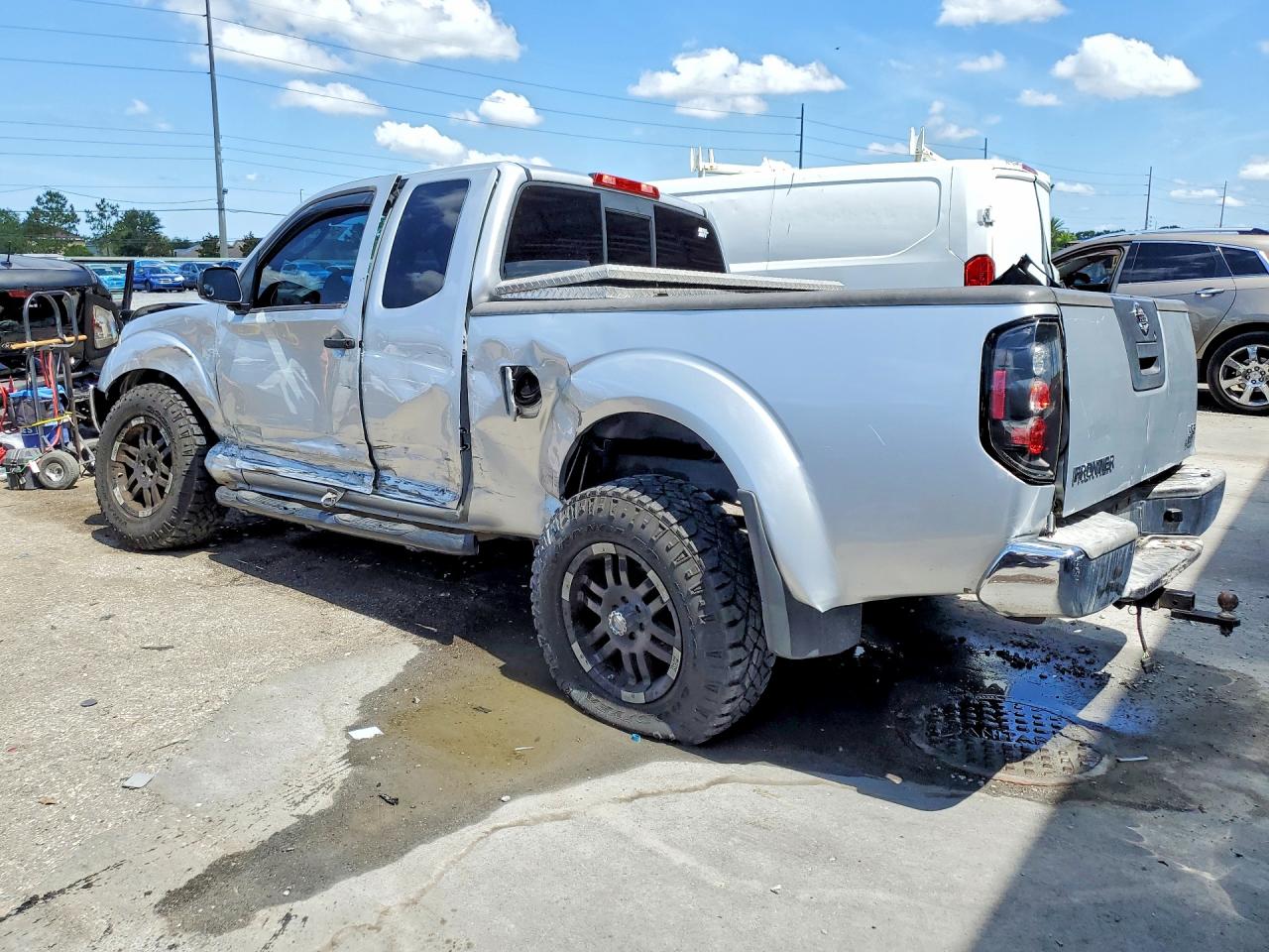 2010 NISSAN FRONTIER XE photo 3