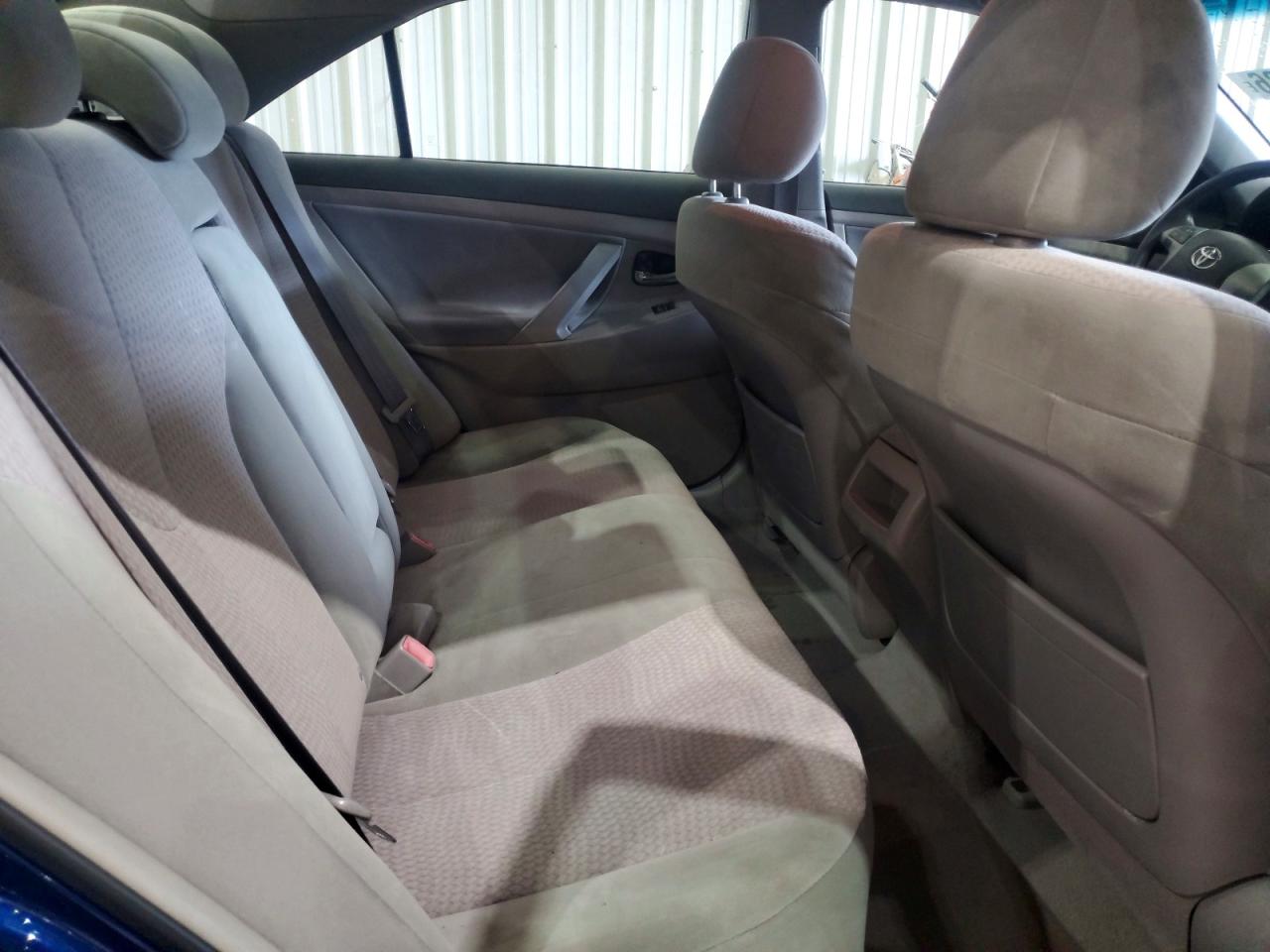 2010 TOYOTA CAMRY LE photo 19