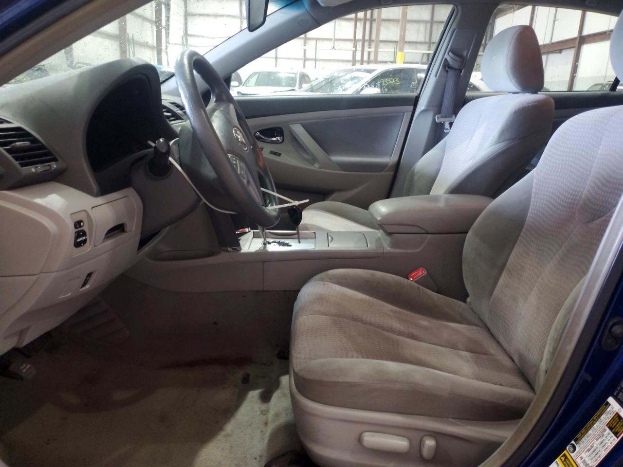 2010 TOYOTA CAMRY LE photo 13