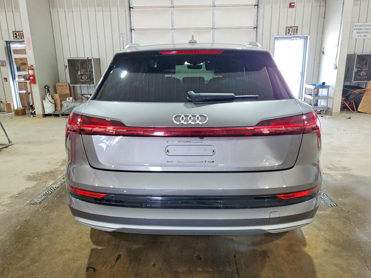 2021 AUDI E-TRON PRESTIGE photo 11