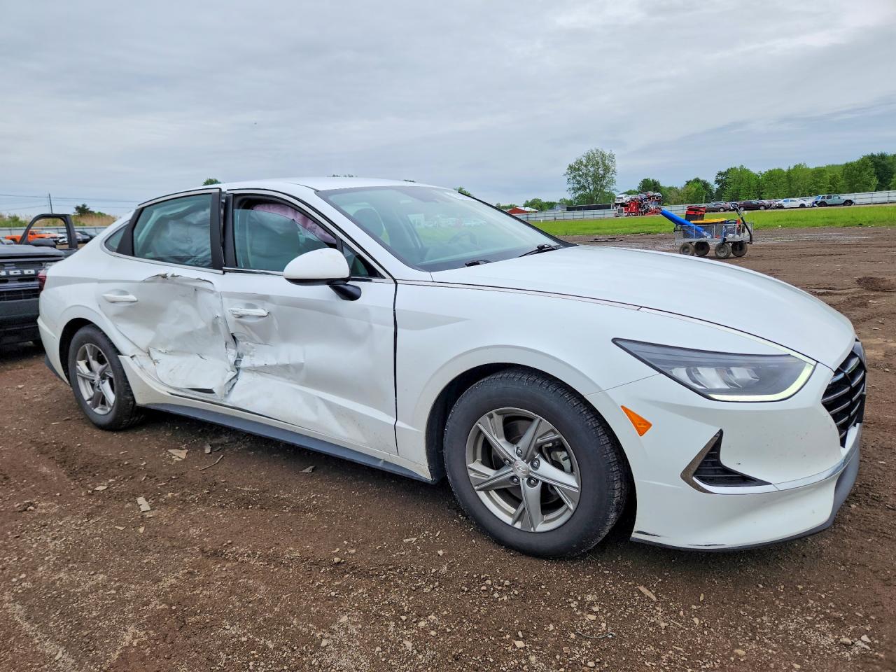 2020 HYUNDAI SONATA SE photo 7