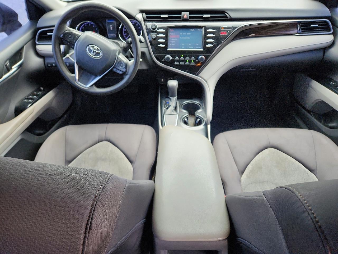 2019 TOYOTA CAMRY LE photo 8