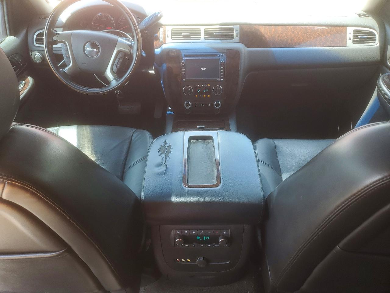 2009 GMC YUKON XL DENALI photo 22