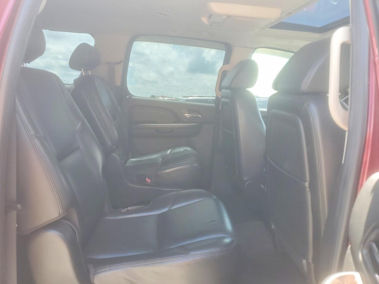 2009 GMC YUKON XL DENALI photo 31