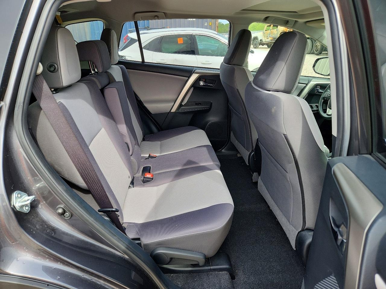 2015 TOYOTA RAV4 XLE photo 21