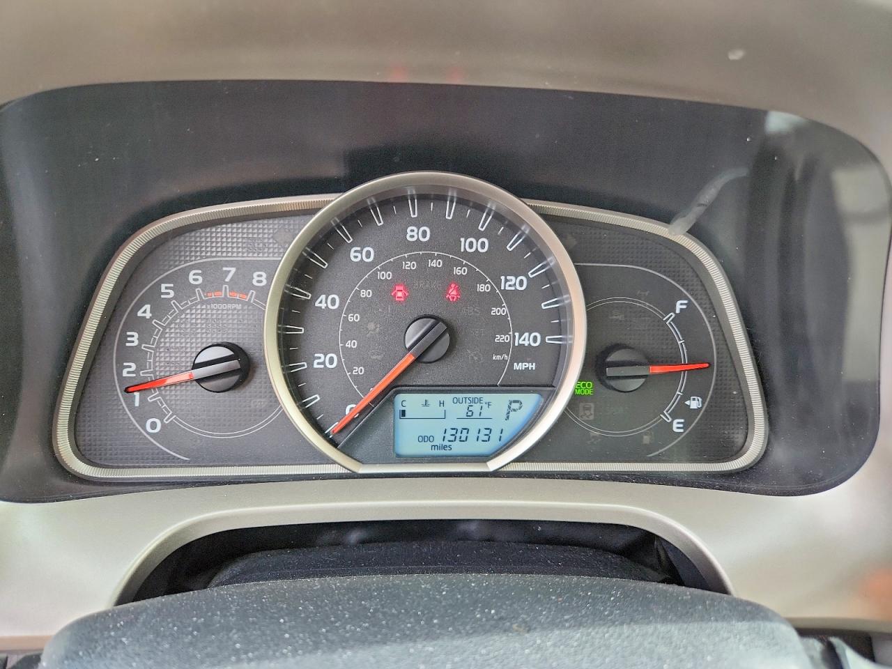 2015 TOYOTA RAV4 XLE photo 17