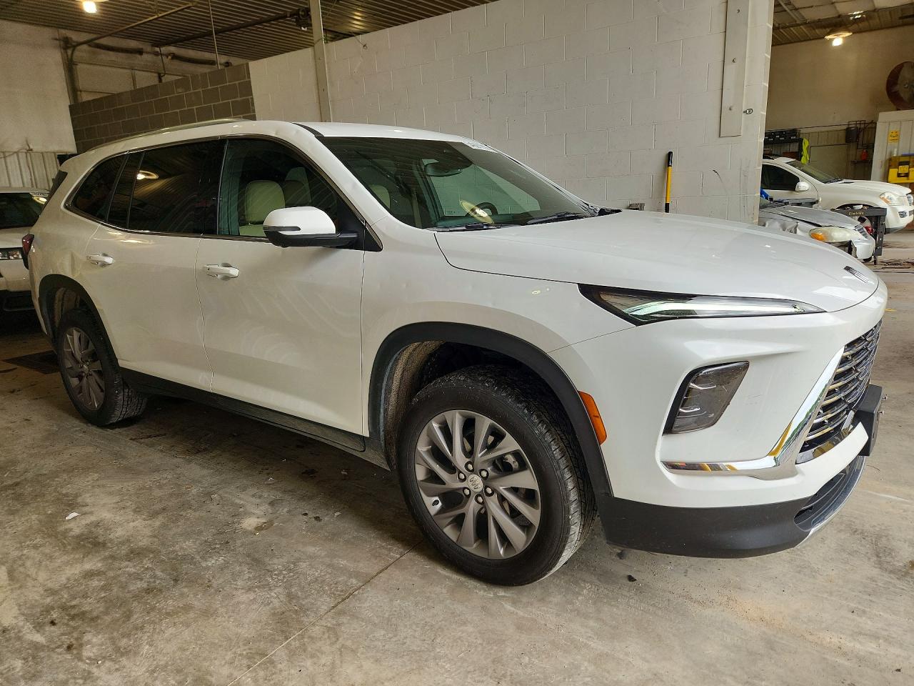 2025 BUICK ENCLAVE PREFERRED photo 4