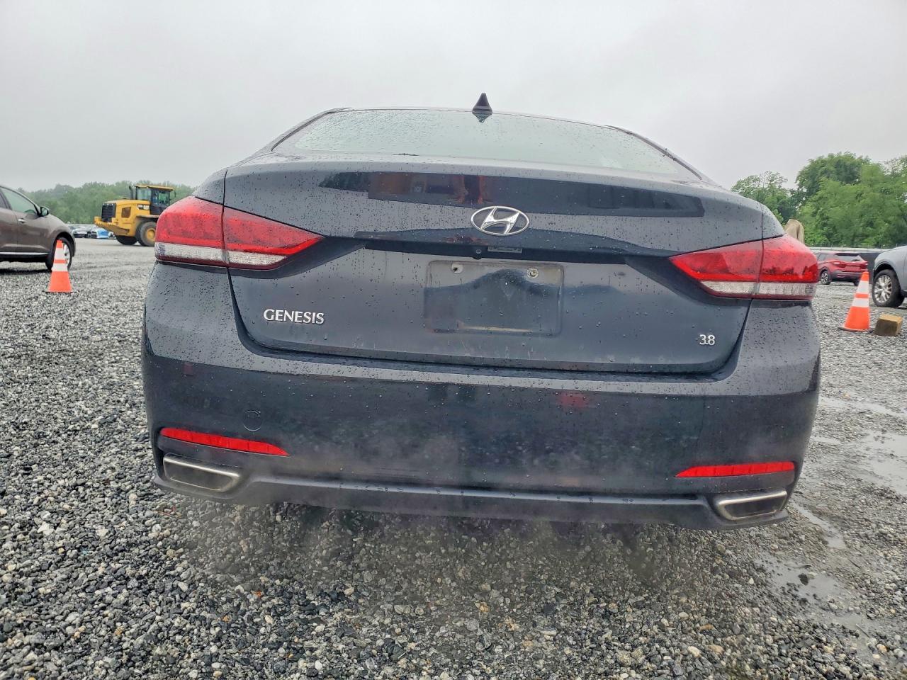 2015 HYUNDAI GENESIS 3.8L photo 11