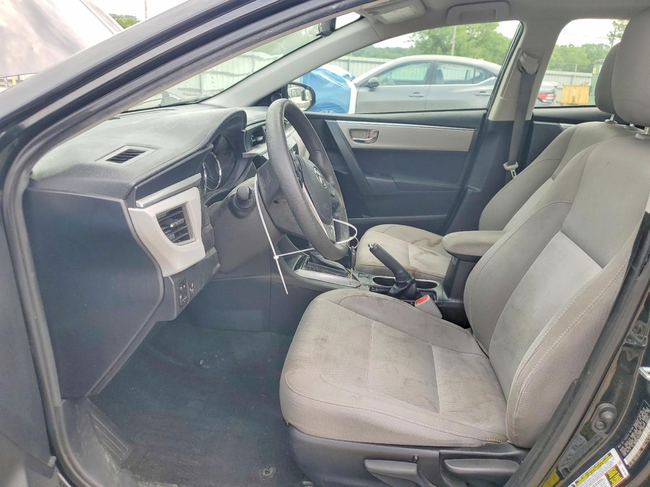 2015 TOYOTA COROLLA LE photo 13