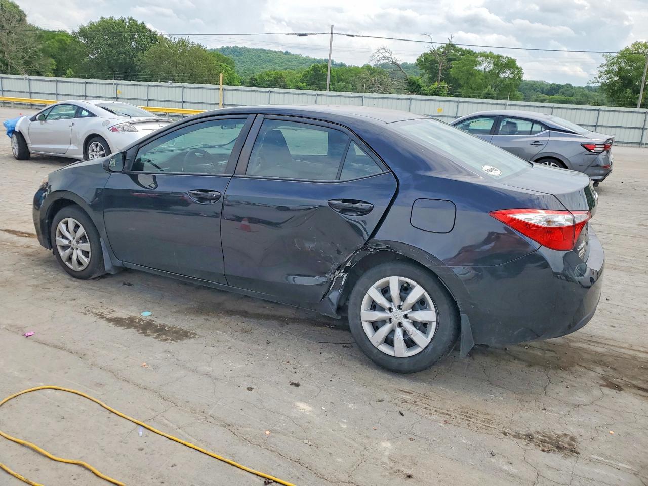 2015 TOYOTA COROLLA LE photo 3