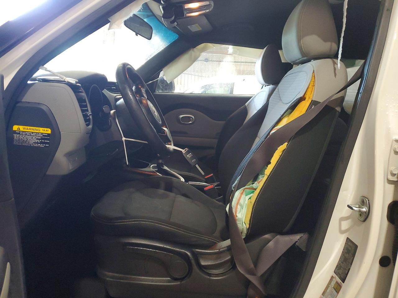 2016 KIA SOUL + photo 13