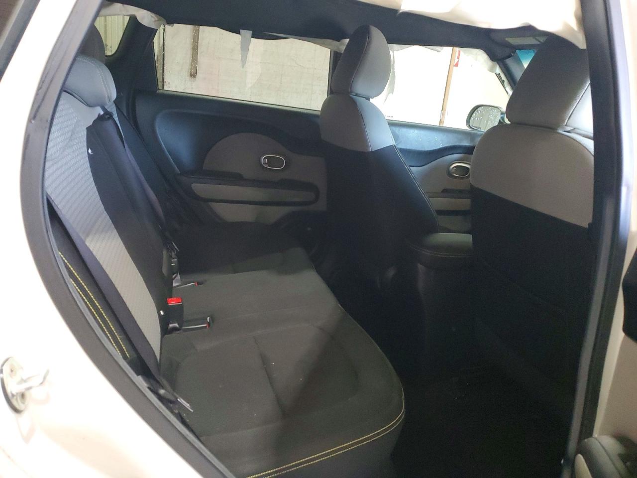 2016 KIA SOUL + photo 19
