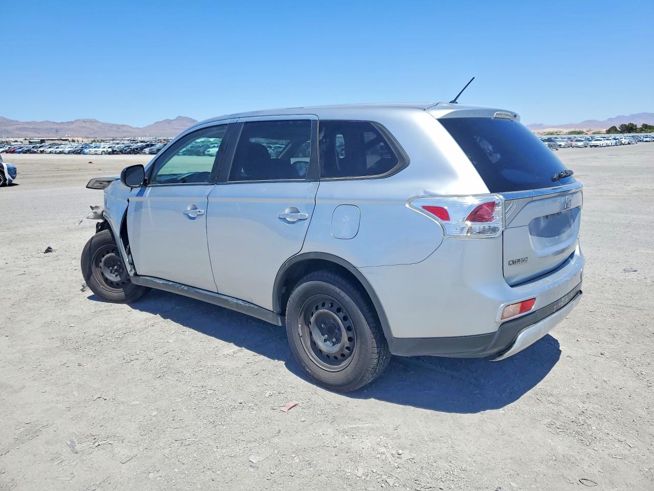 2015 MITSUBISHI OUTLANDER ES photo 4