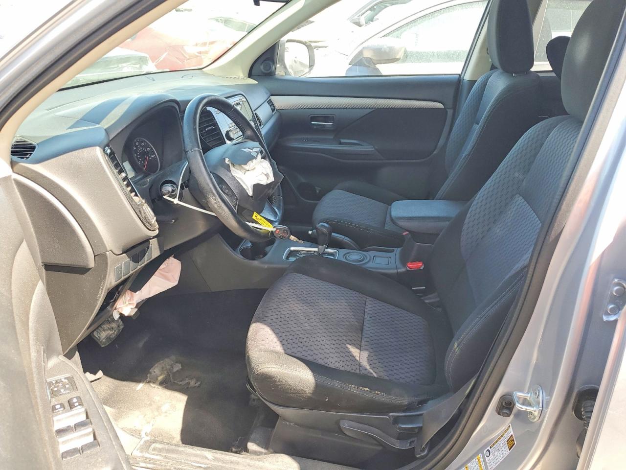 2015 MITSUBISHI OUTLANDER ES photo 19