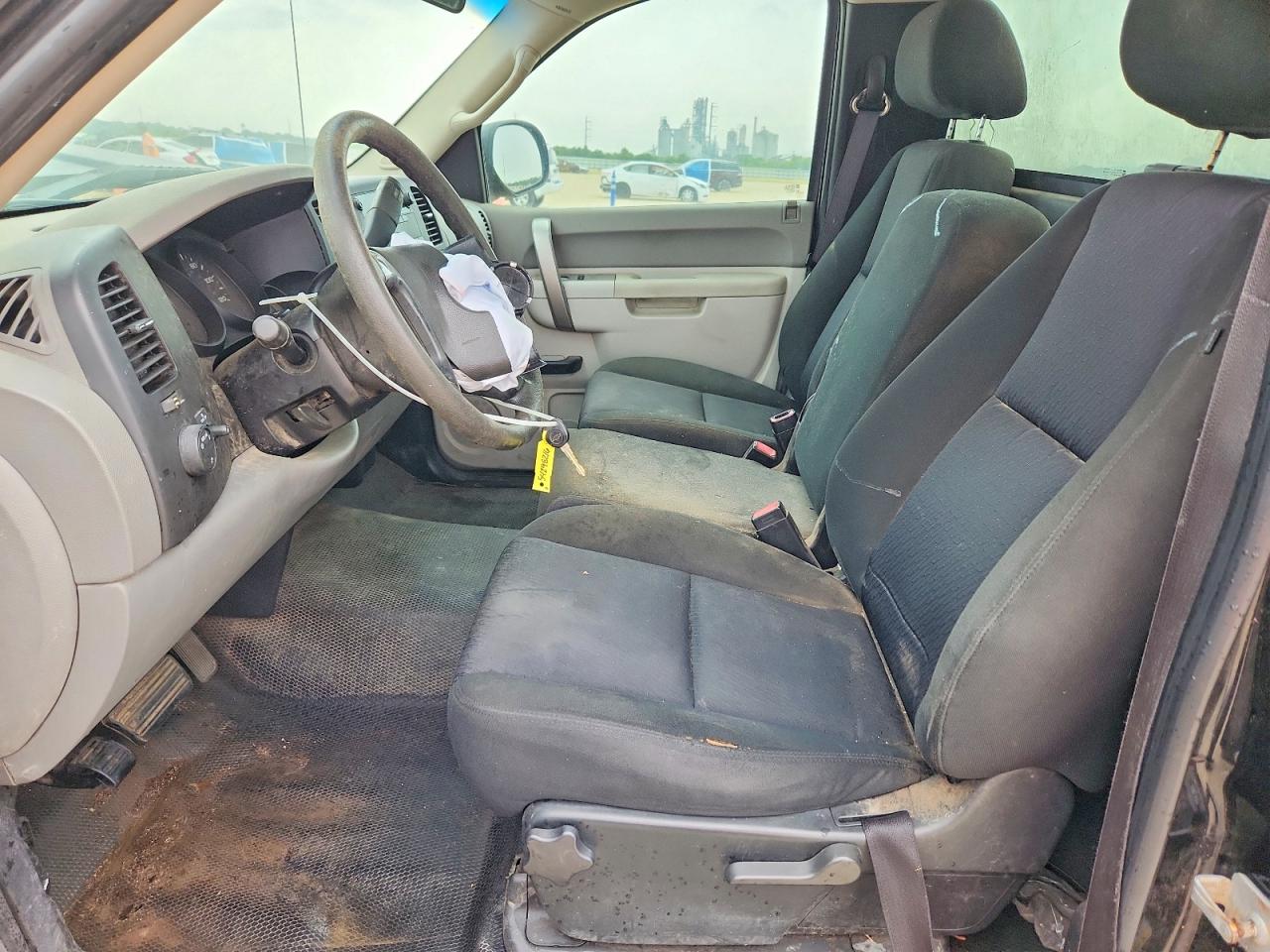 2010 CHEVROLET SILVERADO C1500 photo 13
