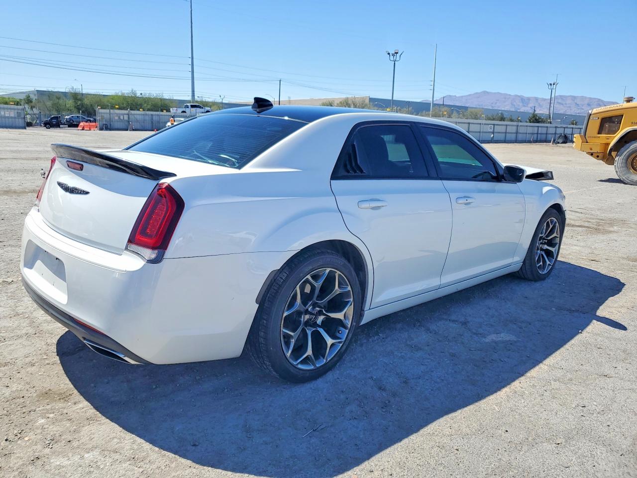 2015 CHRYSLER 300 S photo 5