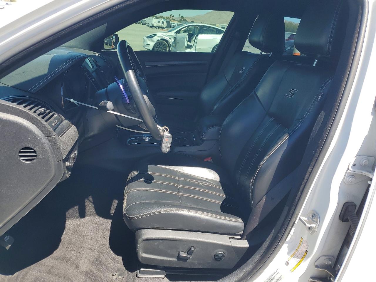 2015 CHRYSLER 300 S photo 13