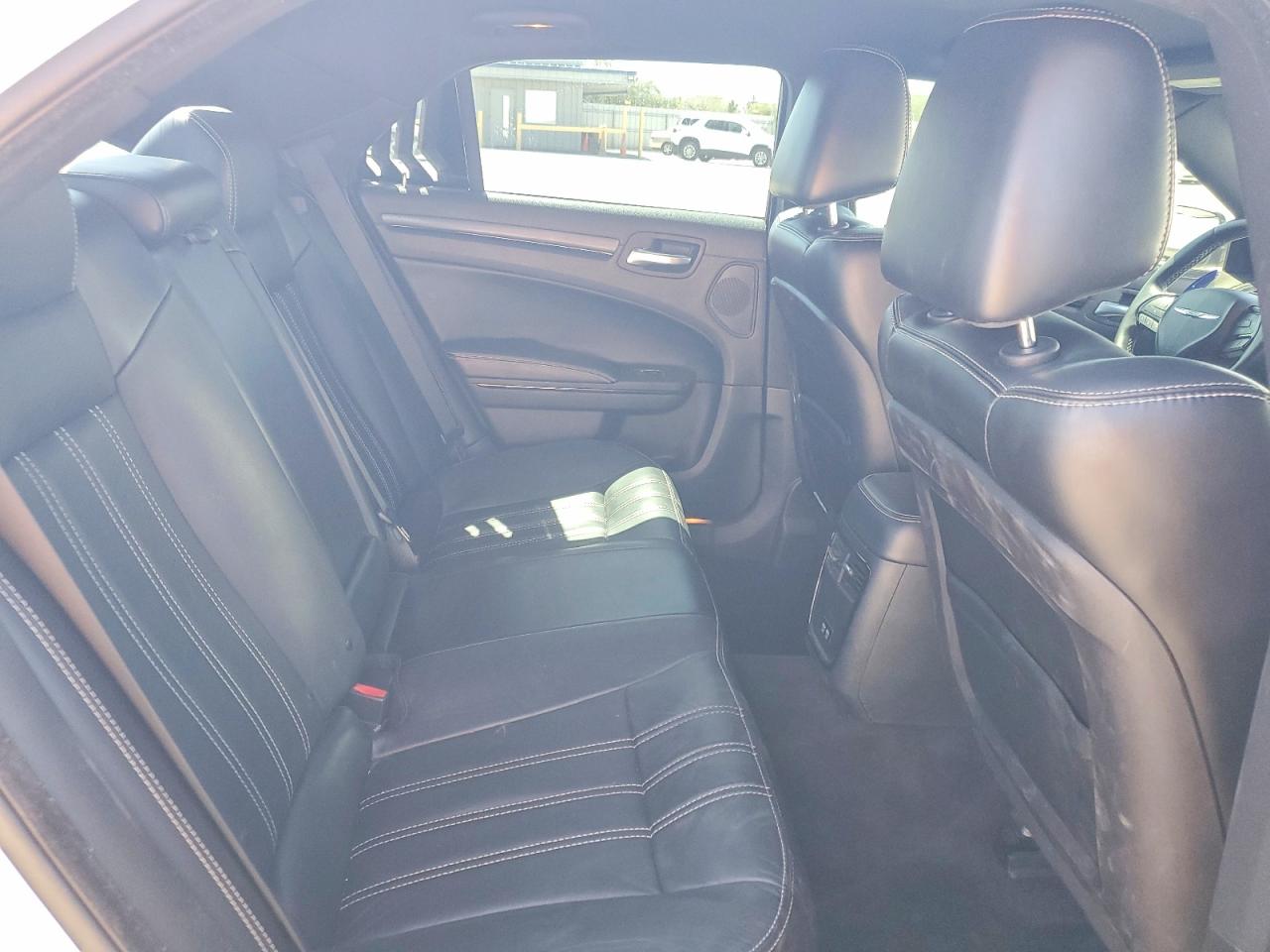2015 CHRYSLER 300 S photo 19