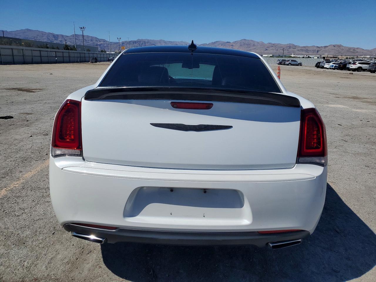 2015 CHRYSLER 300 S photo 11