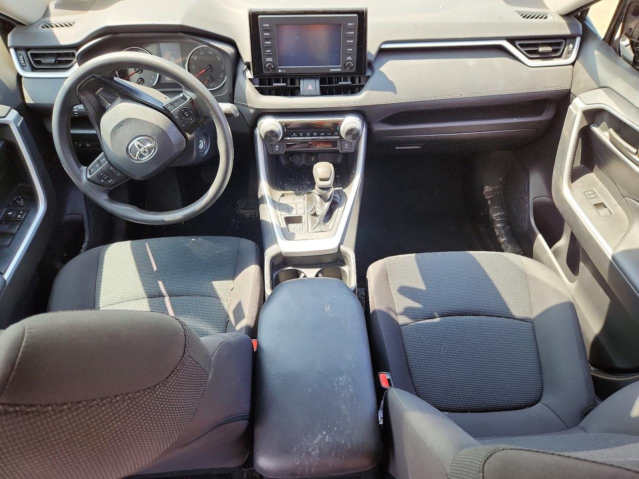 2021 TOYOTA RAV4 LE photo 15