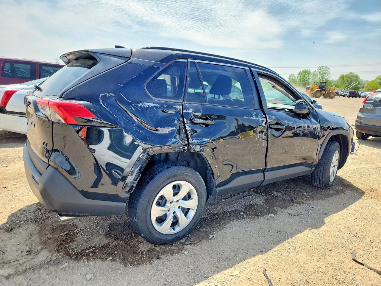 2021 TOYOTA RAV4 LE photo 5