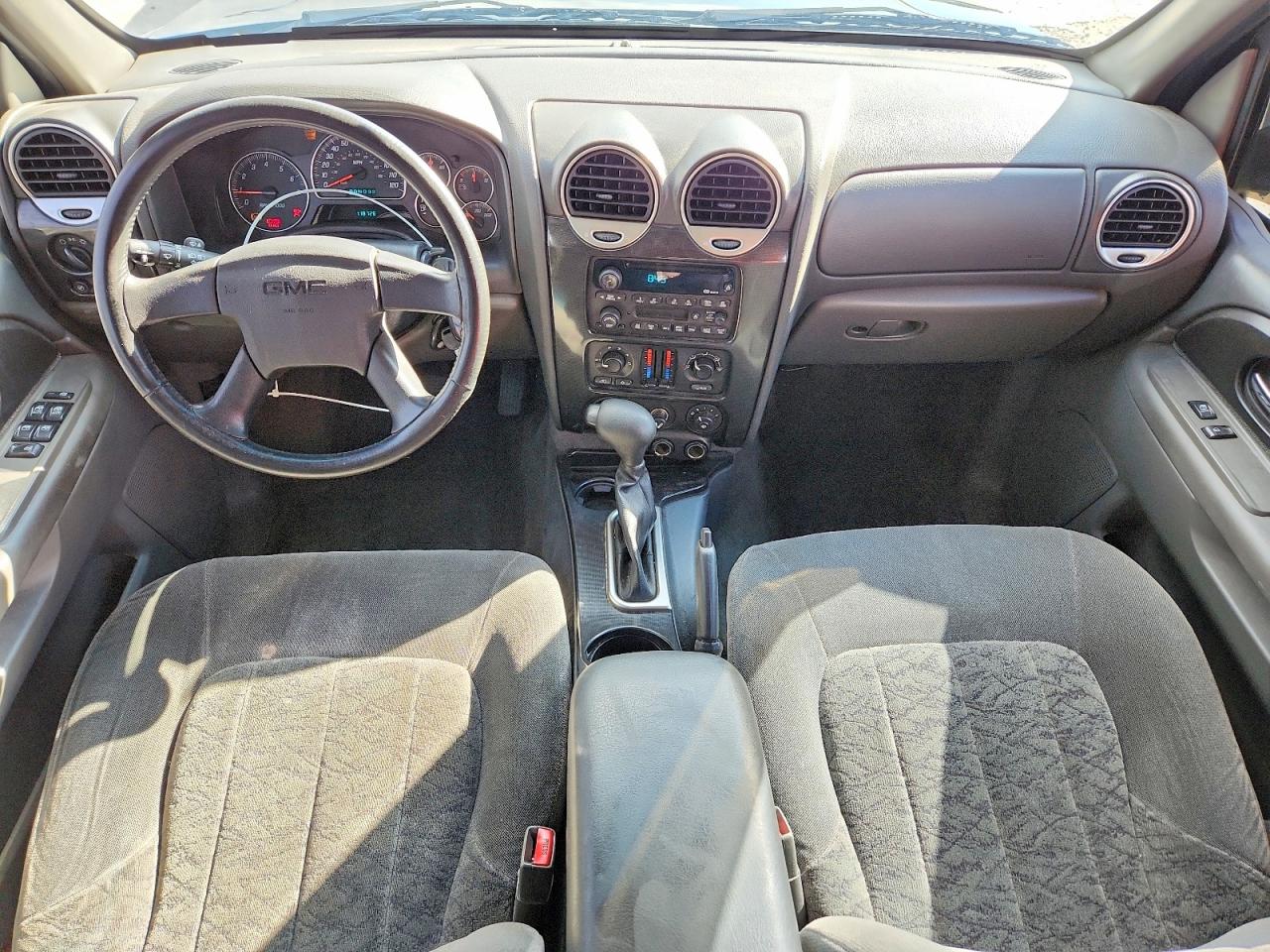 2002 GMC ENVOY photo 8