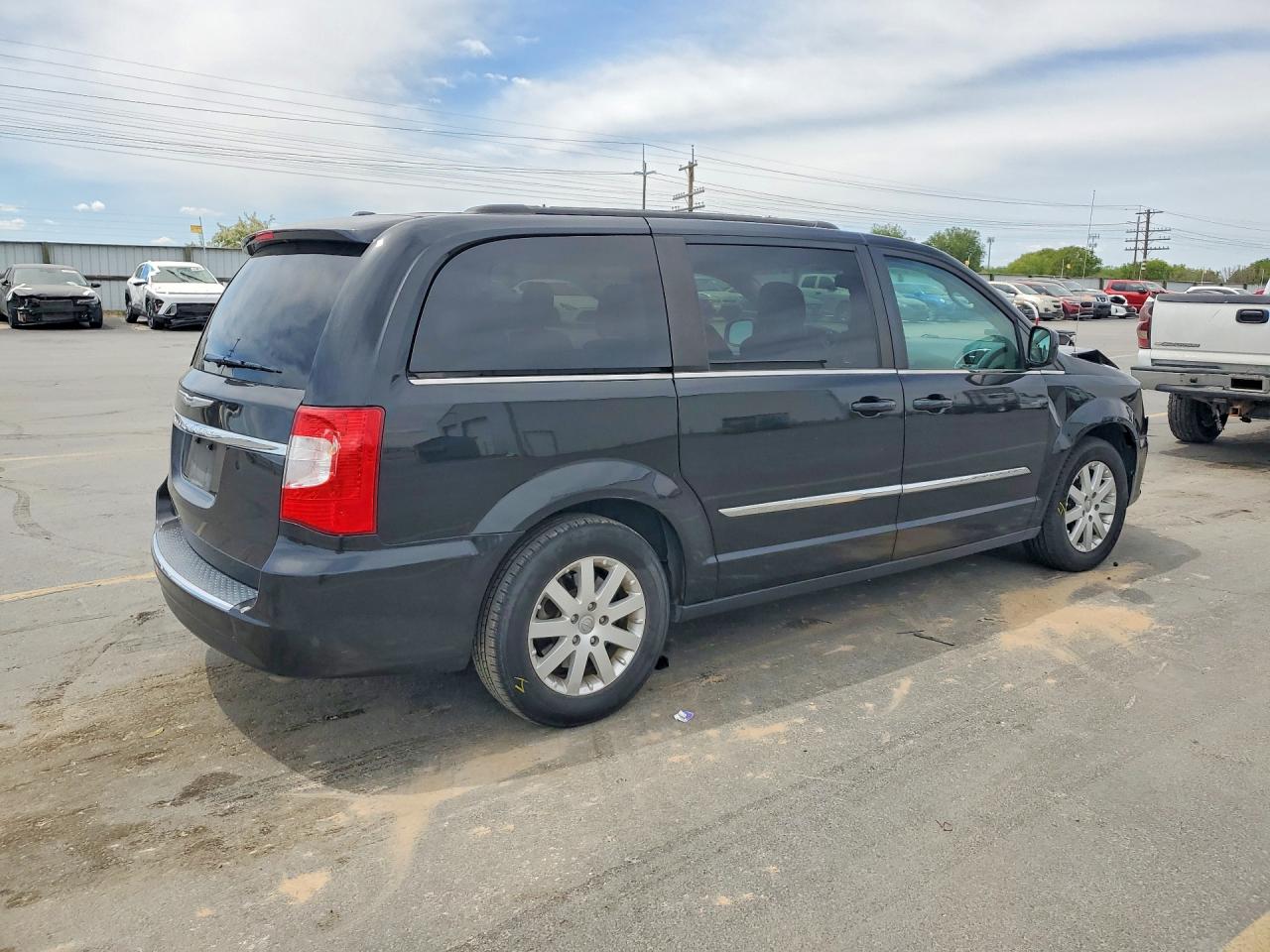 2015 CHRYSLER TOWN & COUNTRY TOURING photo 7