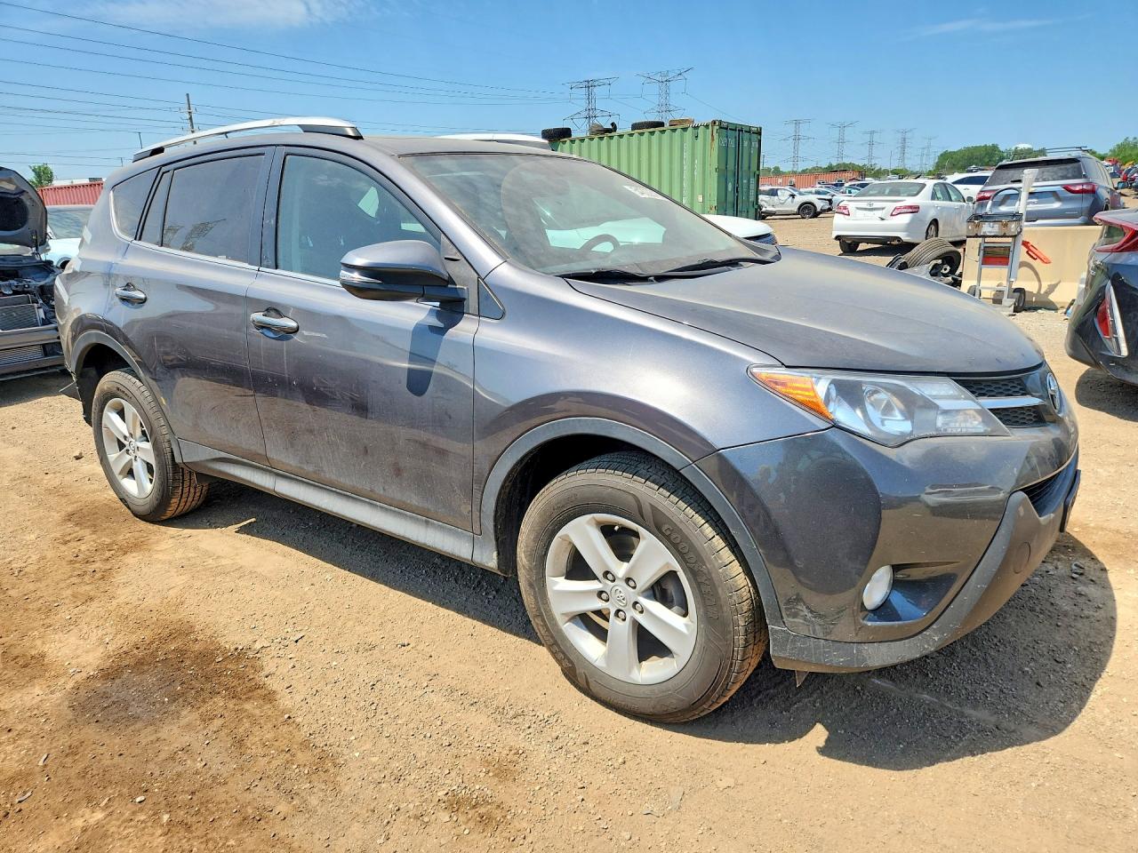 2013 TOYOTA RAV4 XLE photo 7