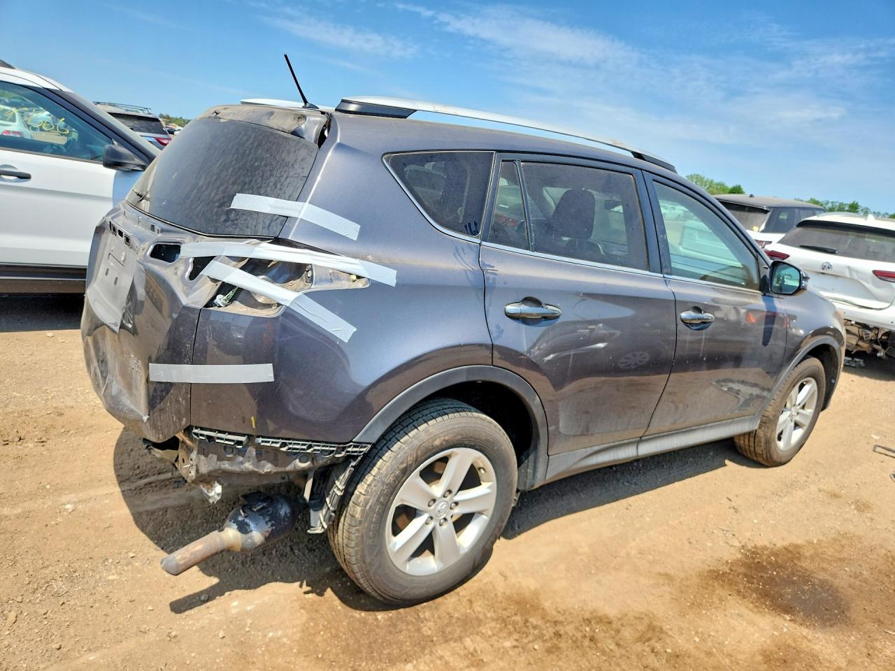 2013 TOYOTA RAV4 XLE photo 5