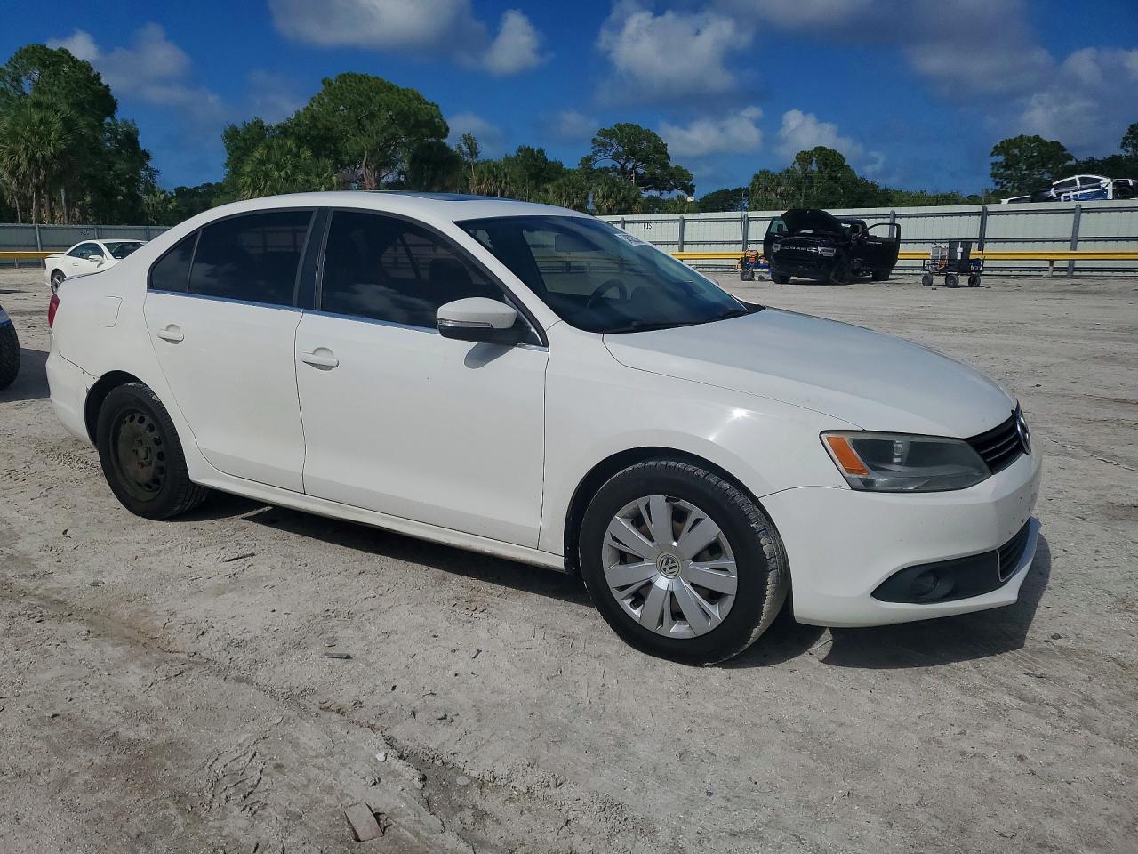 2013 VOLKSWAGEN JETTA SEL photo 10
