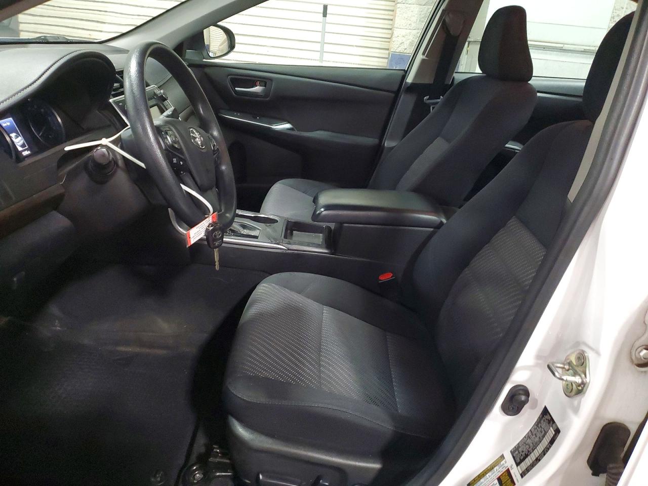 2017 TOYOTA CAMRY LE photo 13