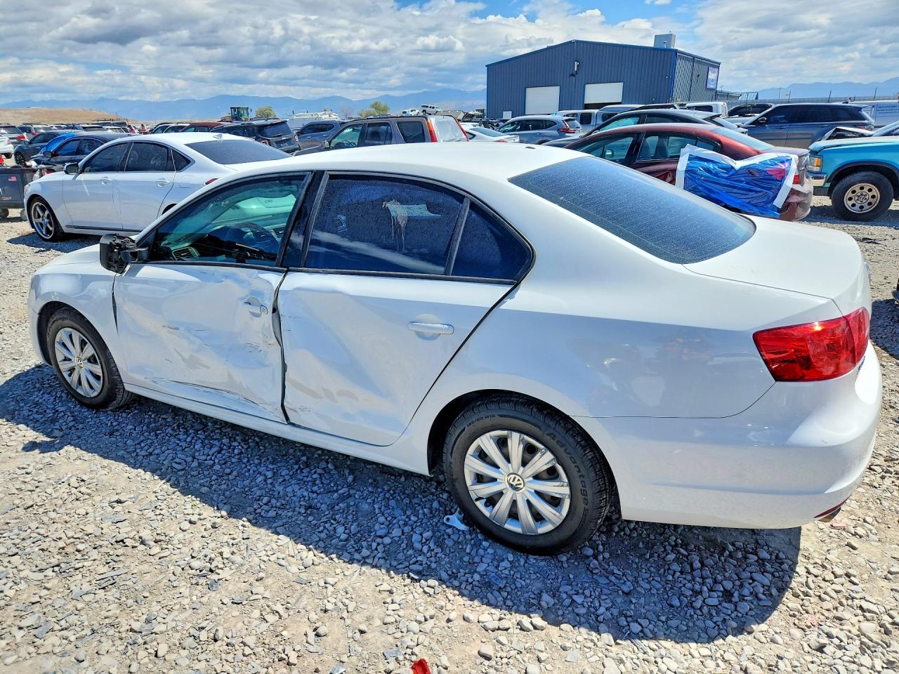 2013 VOLKSWAGEN JETTA BASE photo 2