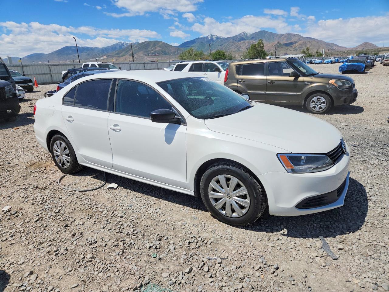 2013 VOLKSWAGEN JETTA BASE photo 4