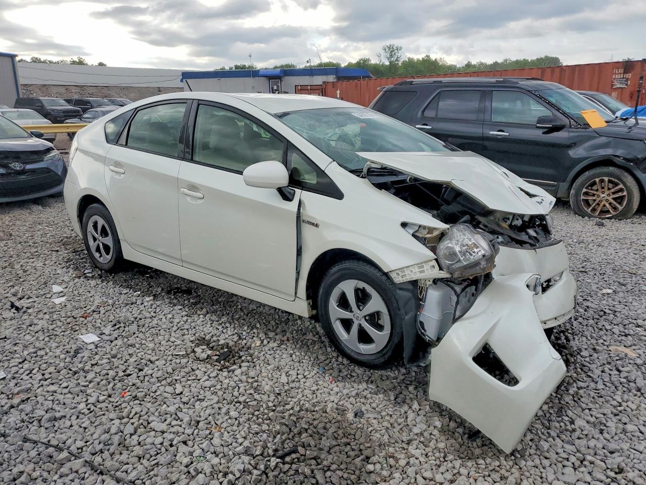2015 TOYOTA PRIUS THREE photo 7