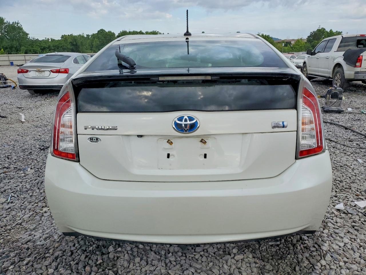 2015 TOYOTA PRIUS THREE photo 11