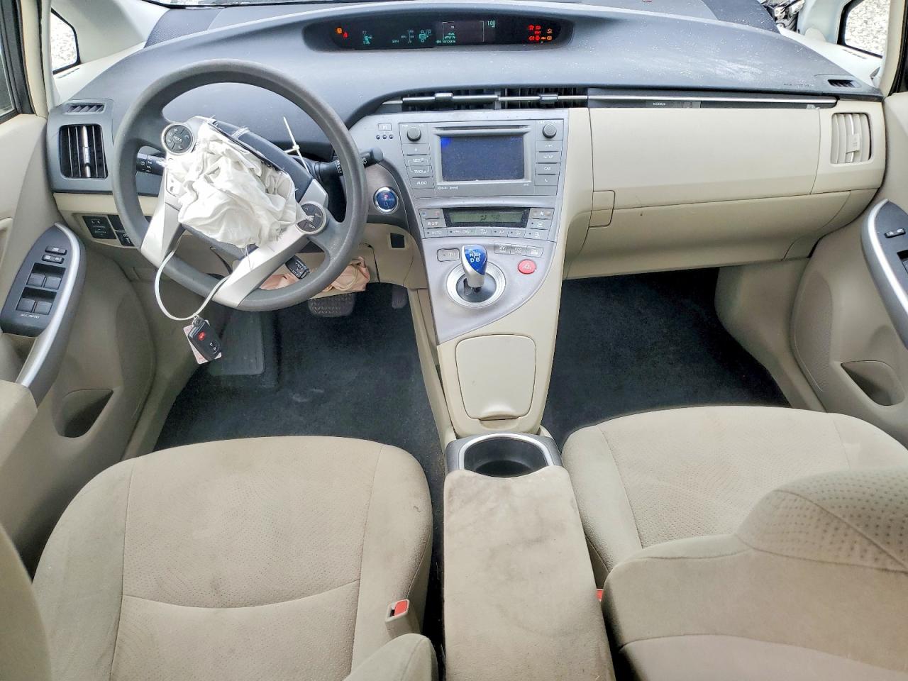 2015 TOYOTA PRIUS THREE photo 15
