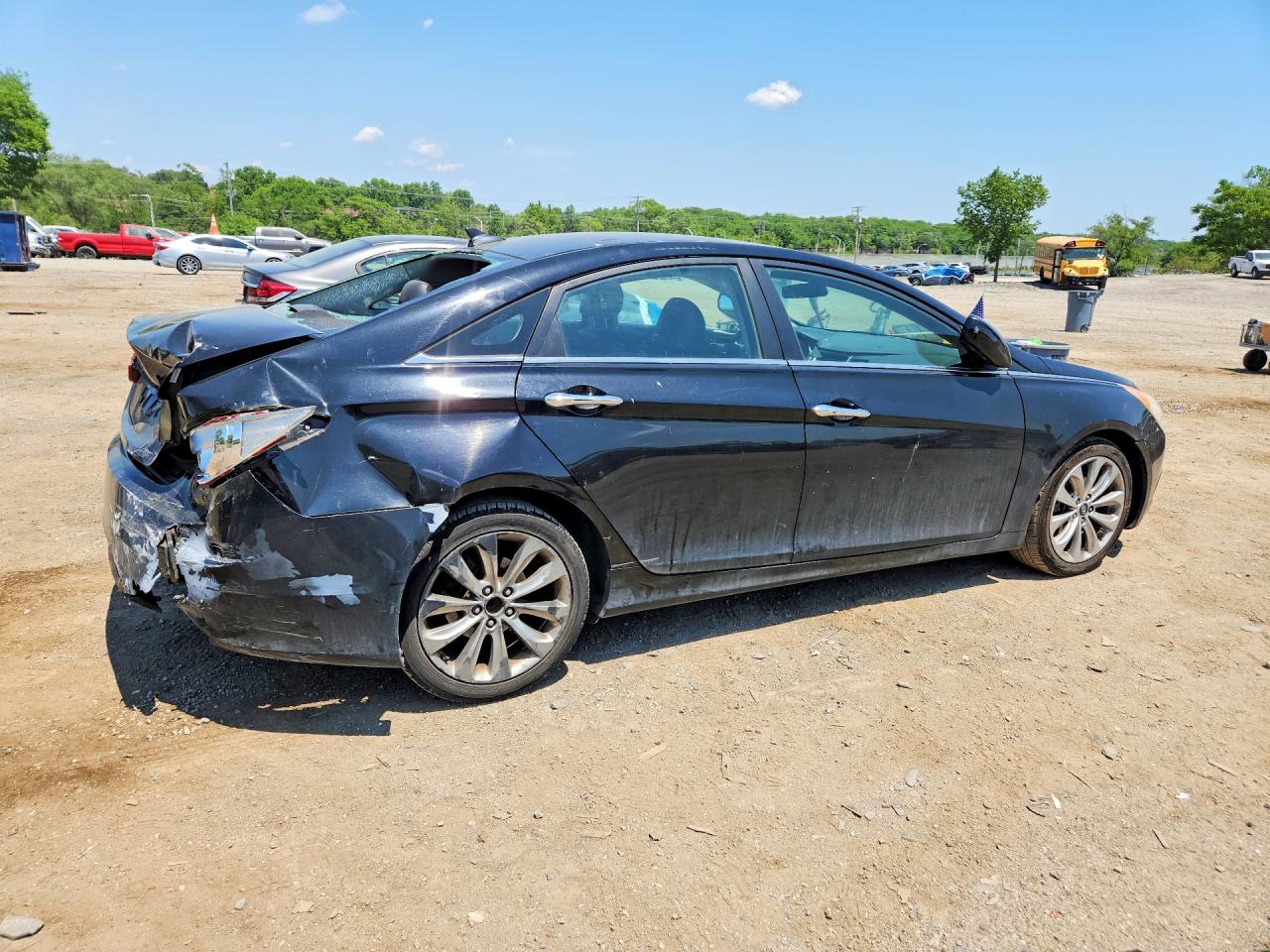 2011 HYUNDAI SONATA SE photo 5