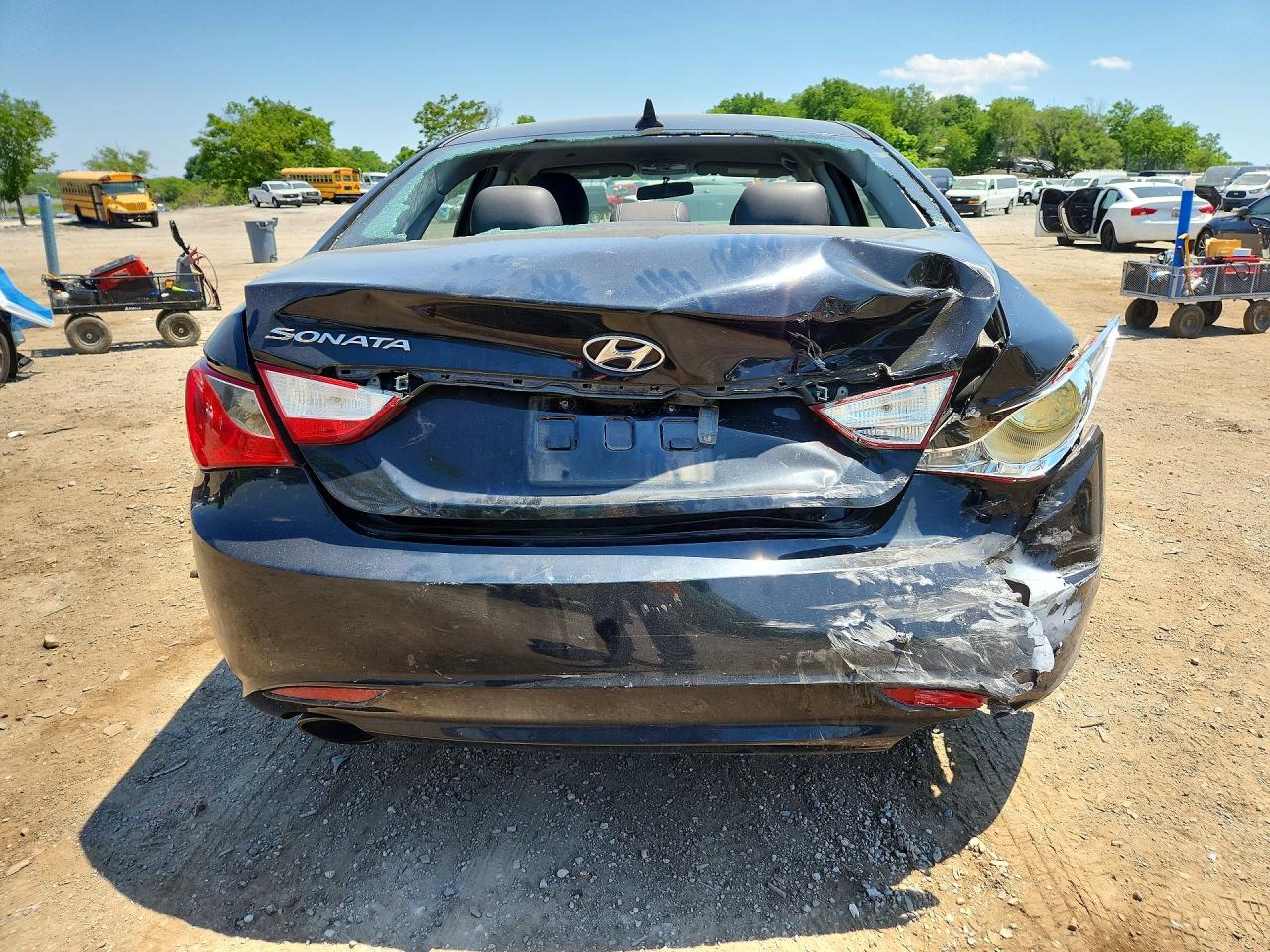 2011 HYUNDAI SONATA SE photo 11