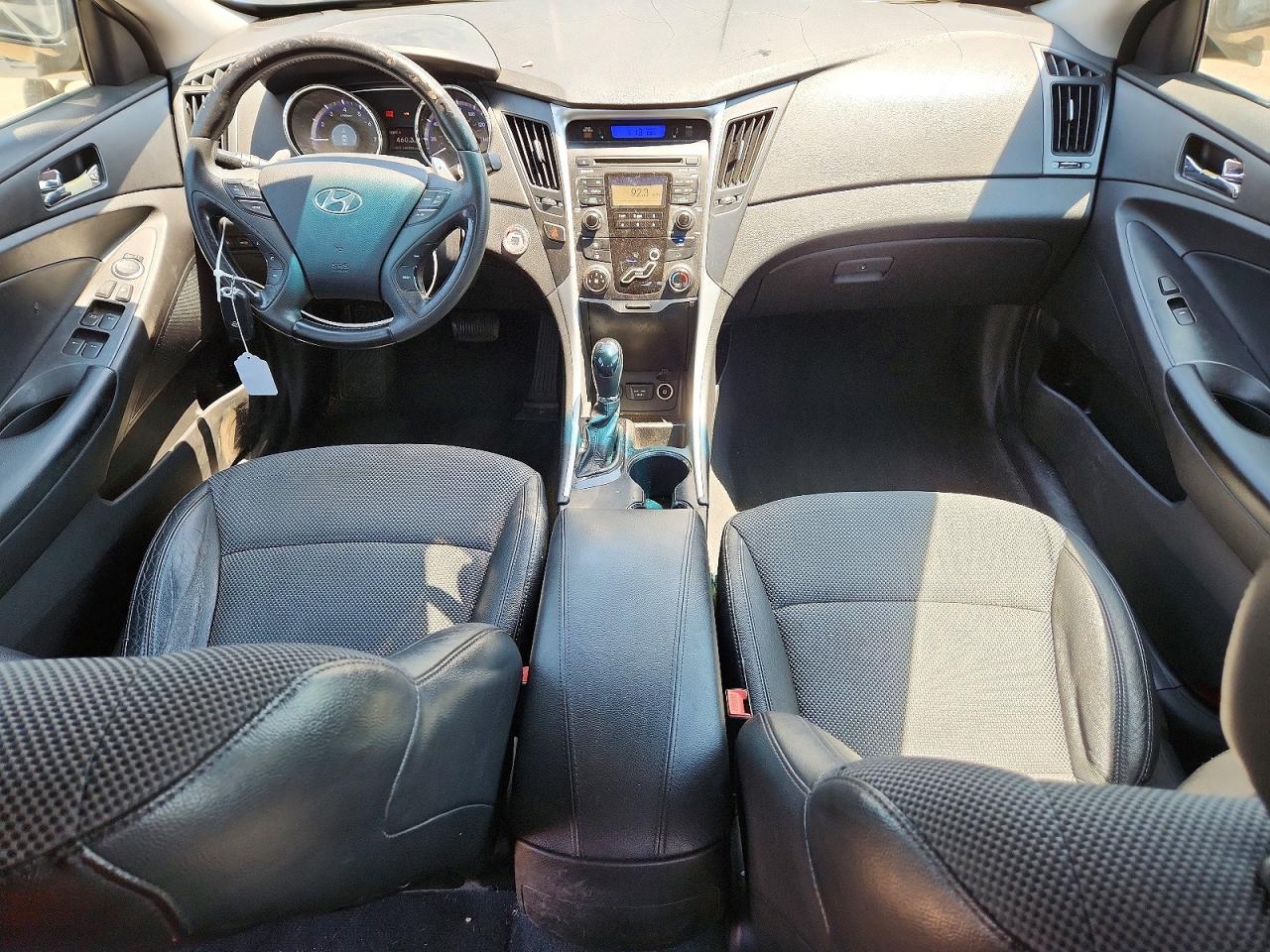 2011 HYUNDAI SONATA SE photo 15