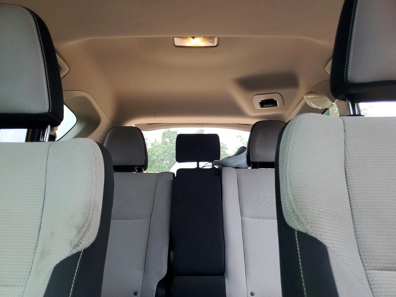 2017 TOYOTA RAV4 XLE photo 19