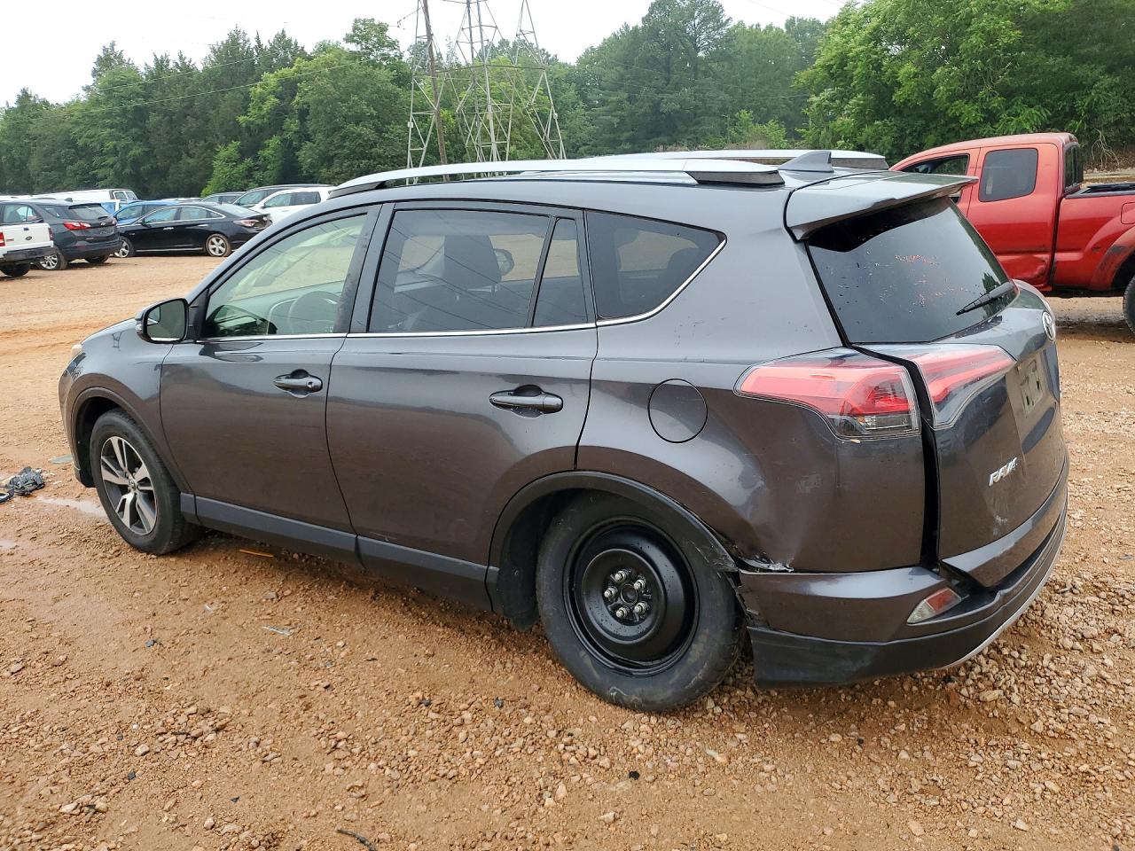 2017 TOYOTA RAV4 XLE photo 3