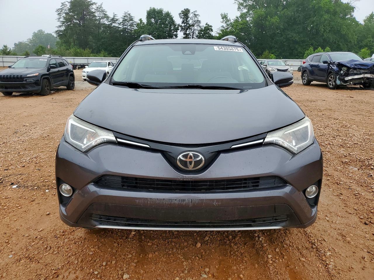 2017 TOYOTA RAV4 XLE photo 9