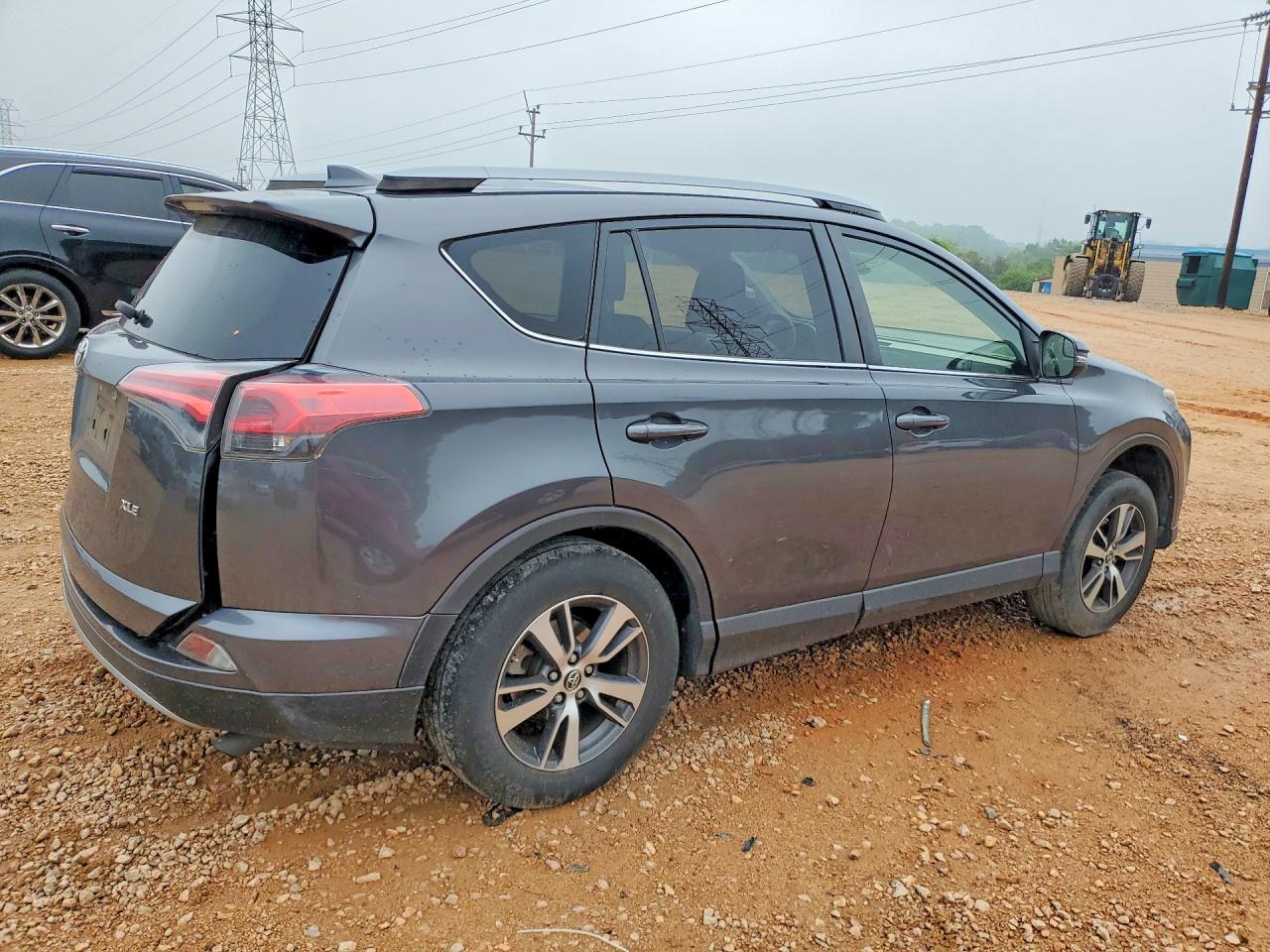 2017 TOYOTA RAV4 XLE photo 5