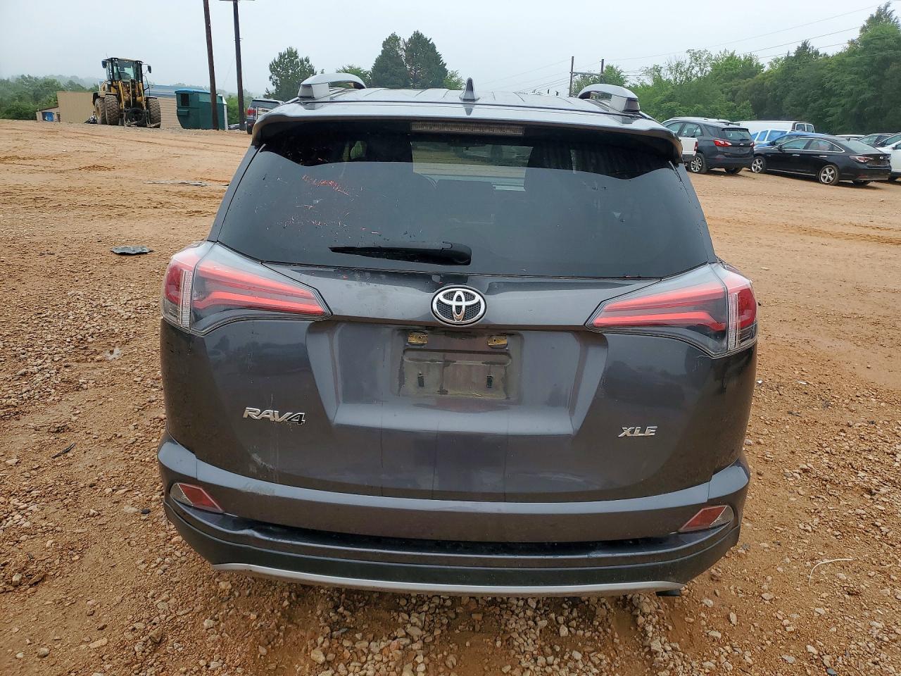 2017 TOYOTA RAV4 XLE photo 11
