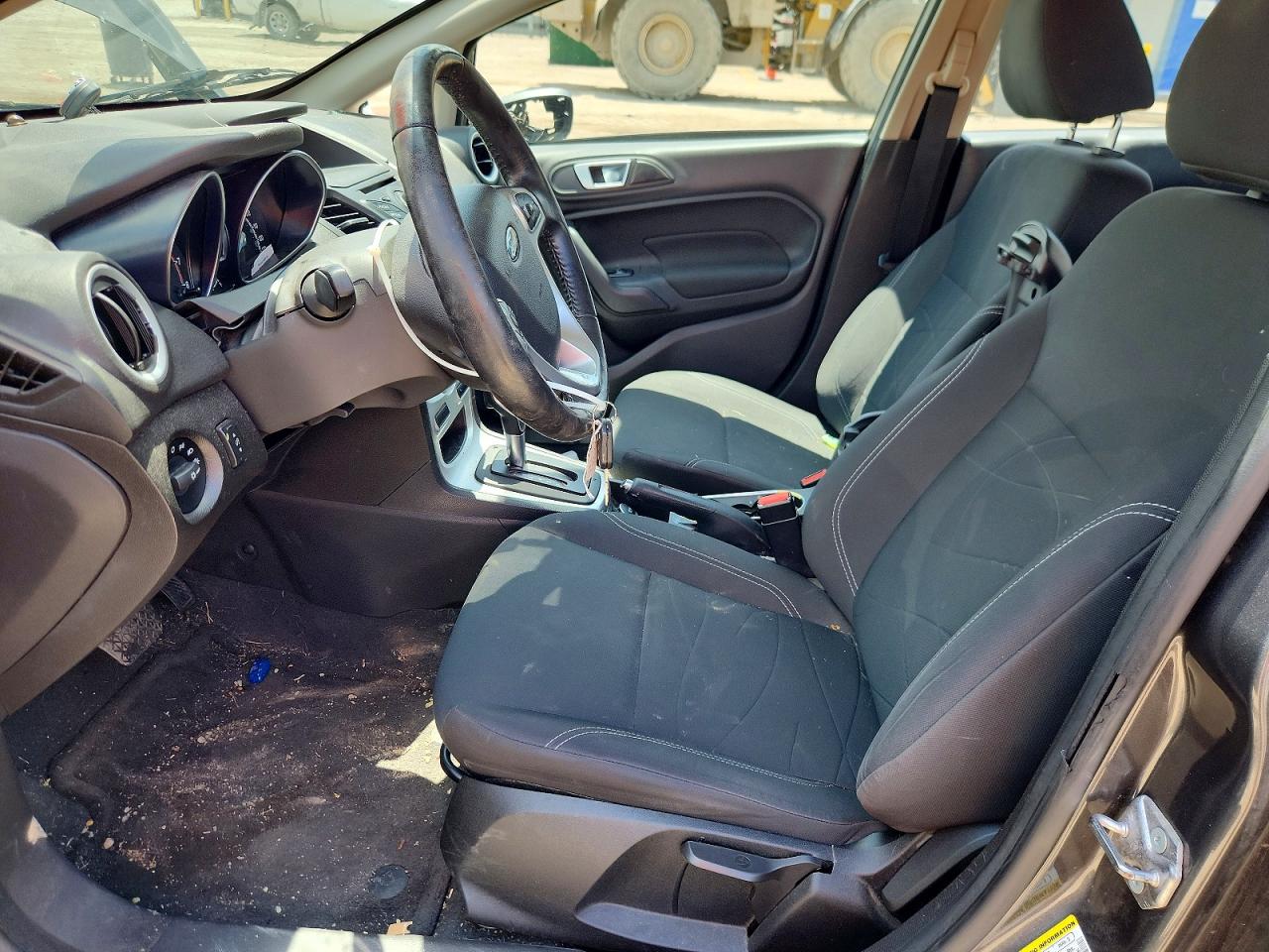 2015 FORD FIESTA SE photo 13